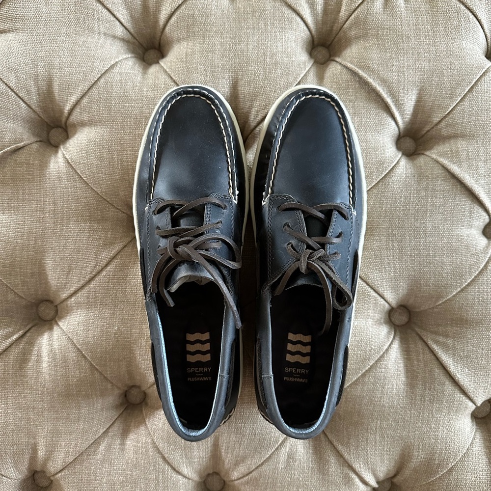 Men’s Navy Sperrys